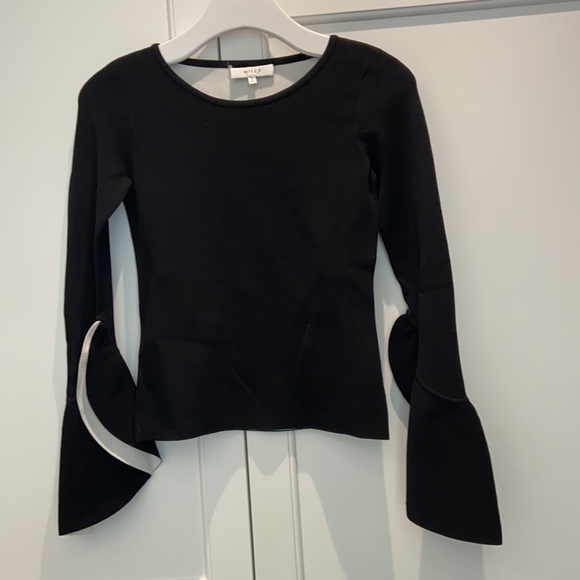 Milly top, perfect for dress pants or skirt - Picture 3 of 6